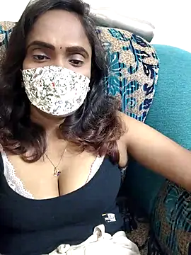 Snapshot of Queen-dhivya chatting on 03-07-26, 06:27 Queen-dhivya online show from 03-07-26, 06:27