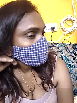 Snapshot of Queen-dhivya chatting on 03-31-26, 05:02 Queen-dhivya online show from 03-31-26, 05:02