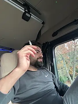 Snapshot of JanSy0 chatting on 10-31-25, 11:44 JanSy0 online show from 10-31-25, 11:44