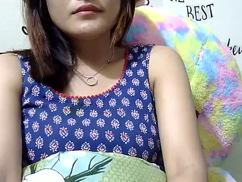 maira 33 online show from 05-22-26, 04:56
