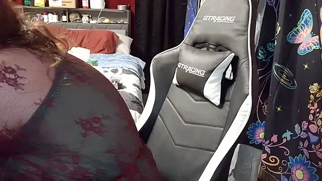 Amberstardusk online show from 12-17-25, 03:07