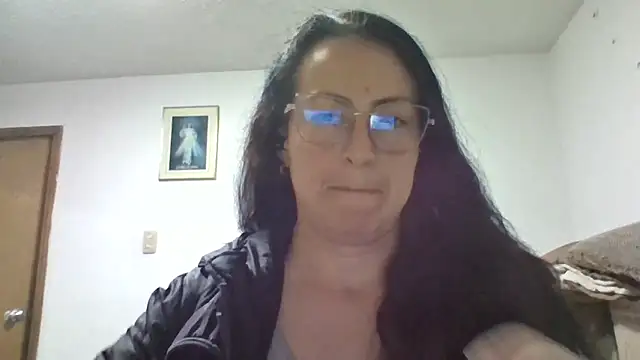 Lauryn Jones online show from 04-28-26, 03:22