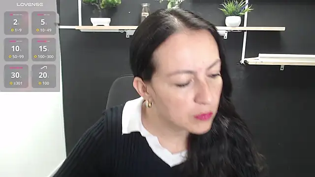 Lauryn Jones online show from 06-10-26, 05:34