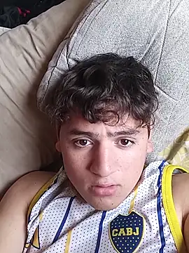 Snapshot of Myboy0020 chatting on 11-19-25, 03:23 Myboy0020 online show from 11-19-25, 03:23