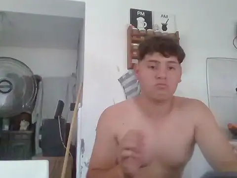 Snapshot of Myboy0020 chatting on 01-12-26, 02:44 Myboy0020 online show from 01-12-26, 02:44