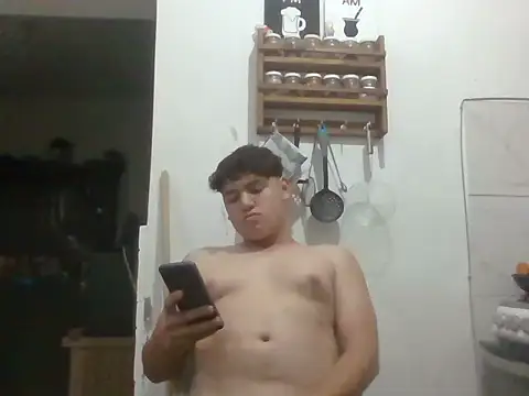 Snapshot of Myboy0020 chatting on 01-14-26, 03:34 Myboy0020 online show from 01-14-26, 03:34