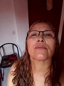 Snapshot of Cessi50 chatting on 11-15-25, 05:20 Cessi50 online show from 11-15-25, 05:20