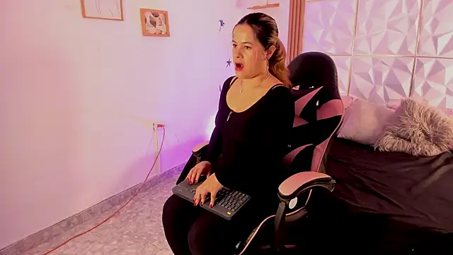 Dulce Ferrer18 online show from 03-30-26, 03:35