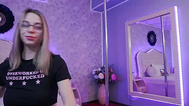 GracieCute online show from 03-03-25, 04:14