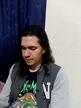 Snapshot of OnixAgata0 chatting on 01-09-26, 03:53 OnixAgata0 online show from 01-09-26, 03:53