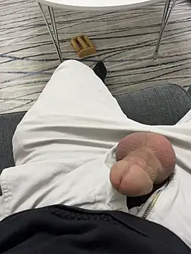 Snapshot of saban_akdogan chatting on 11-22-25, 12:53 saban akdogan online show from 11-22-25, 12:53