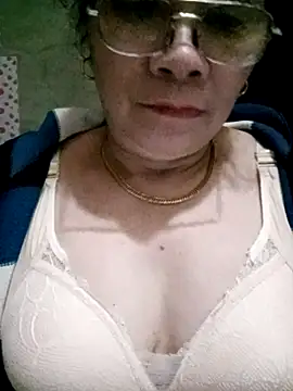 small-house123 online show from 03-08-26, 02:10