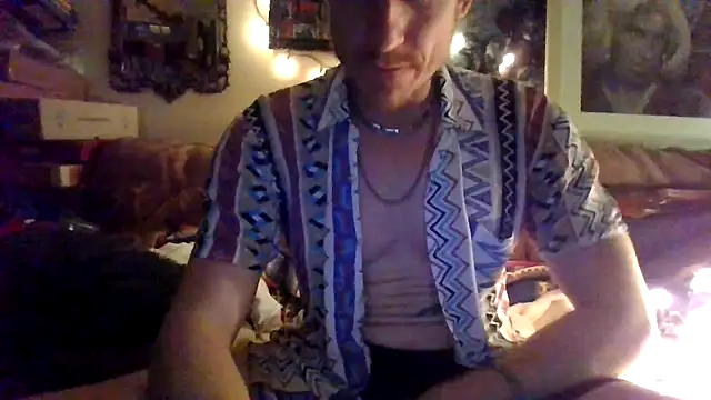 Snapshot of jigglethaypussi chatting on 11-10-25, 03:27 jigglethaypussi online show from 11-10-25, 03:27