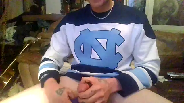 Snapshot of jigglethaypussi chatting on 02-01-26, 02:10 jigglethaypussi online show from 02-01-26, 02:10