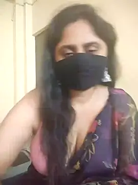 Snapshot of mouni499 chatting on 03-10-26, 04:56 mouni499 online show from 03-10-26, 04:56