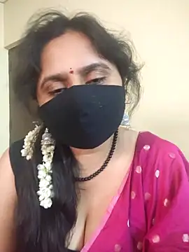 Snapshot of mouni499 chatting on 03-11-26, 03:40 mouni499 online show from 03-11-26, 03:40