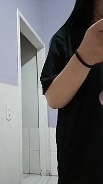 Snapshot of Allyardosia chatting on 12-20-25, 01:23 Allyardosia online show from 12-20-25, 01:23