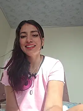 Snapshot of GISELLA__ chatting on 12-01-25, 01:05 GISELLA online show from 12-01-25, 01:05