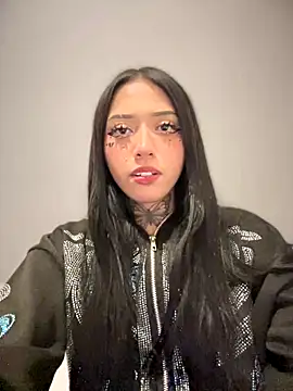 Snapshot of JIORYOvO chatting on 11-12-25, 01:39 JIORYOvO online show from 11-12-25, 01:39