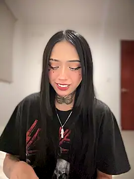 Snapshot of JIORYOvO chatting on 11-13-25, 02:32 JIORYOvO online show from 11-13-25, 02:32