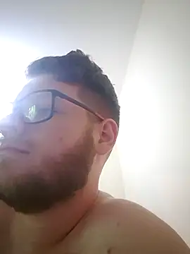 Snapshot of Purple_Mario chatting on 11-30-25, 01:42 Purple Mario online show from 11-30-25, 01:42