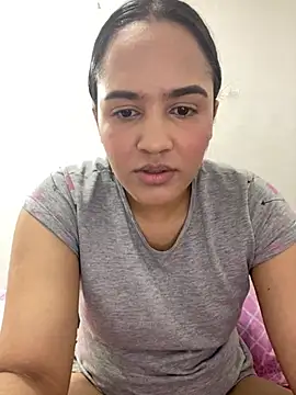 Snapshot of Ivy_08 chatting on 07-19-26, 01:53 Ivy 08 online show from 07-19-26, 01:53