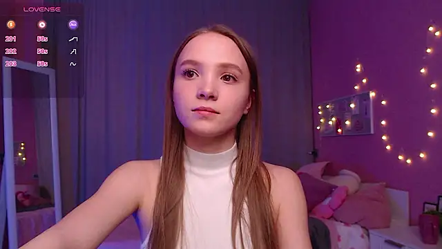 Adria Arjona online show from 03-05-26, 07:37