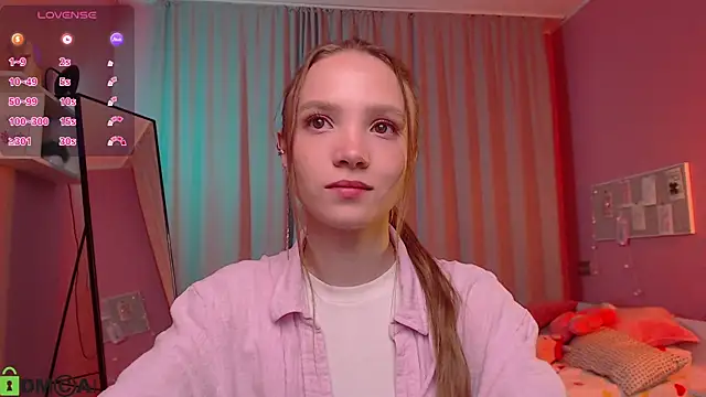 Snapshot of Adria_Arjona chatting on 08-10-26, 01:09 Adria Arjona online show from 08-10-26, 01:09