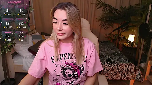 Rosie Mac online show from 11-25-25, 01:05