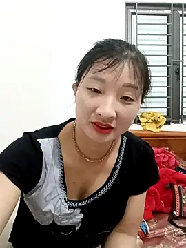 Snapshot of wees-lind chatting on 12-05-25, 11:52 wees-lind online show from 12-05-25, 11:52