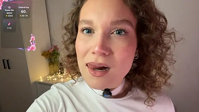 Snapshot of Kalli_ly chatting on 03-10-26, 03:50 Kalli ly online show from 03-10-26, 03:50