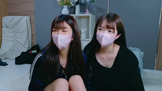 Snapshot of oto-X-cup chatting on 11-09-25, 11:52 oto-X-cup online show from 11-09-25, 11:52