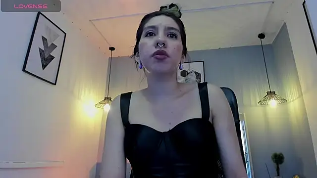 Snapshot of zoe-moreau chatting on 02-04-26, 07:20 zoe-moreau online show from 02-04-26, 07:20