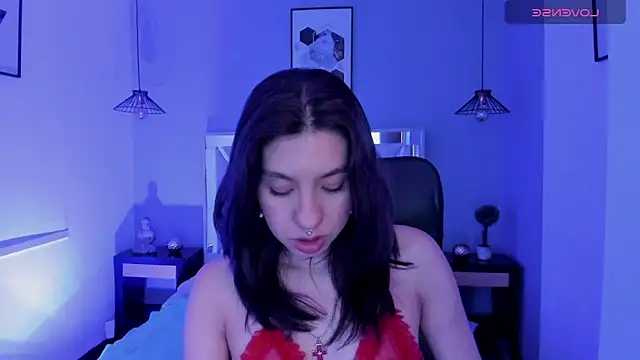 Snapshot of zoe-moreau chatting on 02-17-26, 08:04 zoe-moreau online show from 02-17-26, 08:04