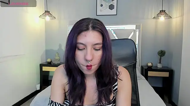 Snapshot of zoe-moreau chatting on 03-02-26, 08:26 zoe-moreau online show from 03-02-26, 08:26