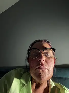 Snapshot of Angel-LinaX chatting on 12-20-25, 09:22 Angel-LinaX online show from 12-20-25, 09:22