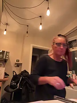 Snapshot of Angel-LinaX chatting on 02-15-26, 07:21 Angel-LinaX online show from 02-15-26, 07:21