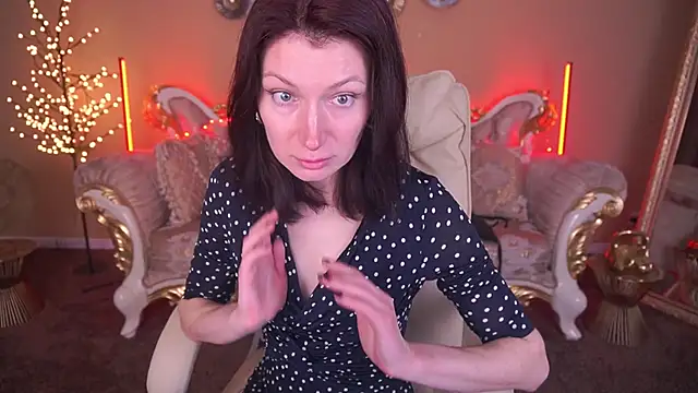 Snapshot of AmiraGoldd chatting on 03-06-26, 01:51 AmiraGoldd online show from 03-06-26, 01:51