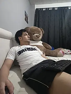 Theo Lightwood online show from 11-06-25, 03:24