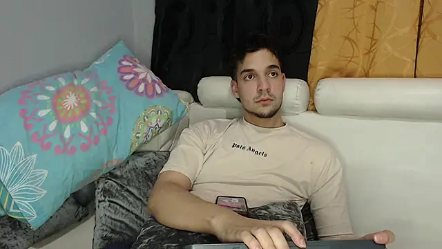 Theo Lightwood online show from 11-16-25, 11:49