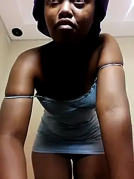 Snapshot of SweetSavage18 chatting on 12-01-25, 12:26 SweetSavage18 online show from 12-01-25, 12:26