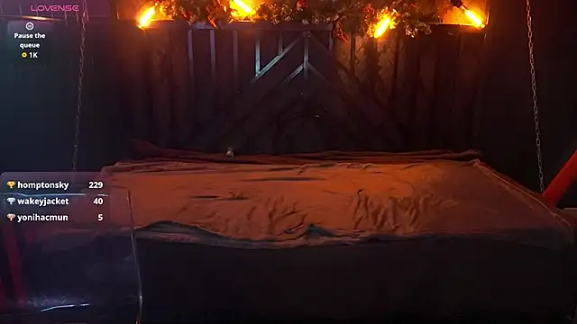 Snapshot of DanielaReign chatting on 12-20-25, 06:48 DanielaReign online show from 12-20-25, 06:48