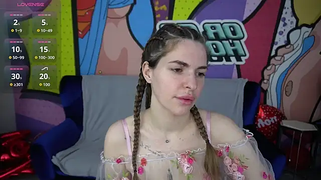 Snapshot of DanielaReign chatting on 02-19-26, 06:53 DanielaReign online show from 02-19-26, 06:53