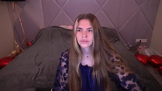 Snapshot of DanielaReign chatting on 03-05-26, 06:42 DanielaReign online show from 03-05-26, 06:42