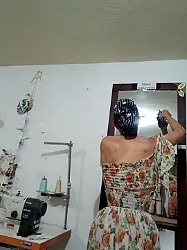 Snapshot of PaulinaLondra2 chatting on 11-10-25, 01:54 PaulinaLondra2 online show from 11-10-25, 01:54