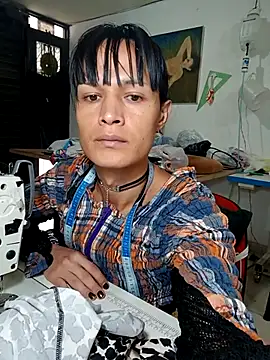 Snapshot of PaulinaLondra2 chatting on 11-13-25, 02:27 PaulinaLondra2 online show from 11-13-25, 02:27