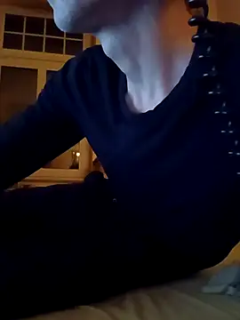 Snapshot of bassxxxxwave chatting on 11-16-25, 06:57 bassxxxxwave online show from 11-16-25, 06:57