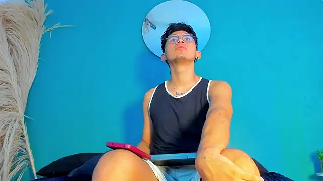 Snapshot of david_valiz chatting on 11-08-25, 12:38 david valiz online show from 11-08-25, 12:38