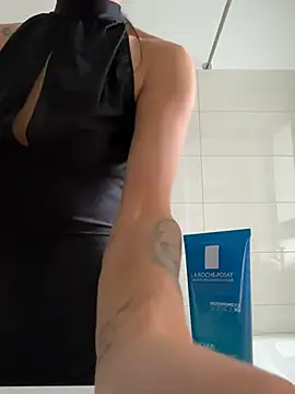 VickyM99 online show from 04-21-26, 05:14