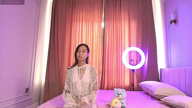 Snapshot of lihnpham chatting on 11-16-25, 03:56 lihnpham online show from 11-16-25, 03:56